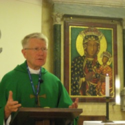Mgr Dirk Smet célèbre dans la chapelle des Lituaniens à Saint-Pierre